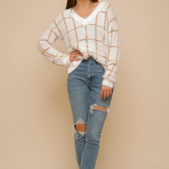 Hem & Thread Sweaters - Hem & Thread Fuzzy V-Neck Ivory Check Sweater | Women's Size Small | NWT